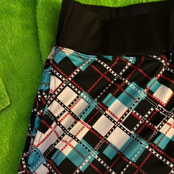 NWOT Plaid Multi Color Skirt by Golf America, With Built in Shorts, Sz XL - Picture 2 of 6